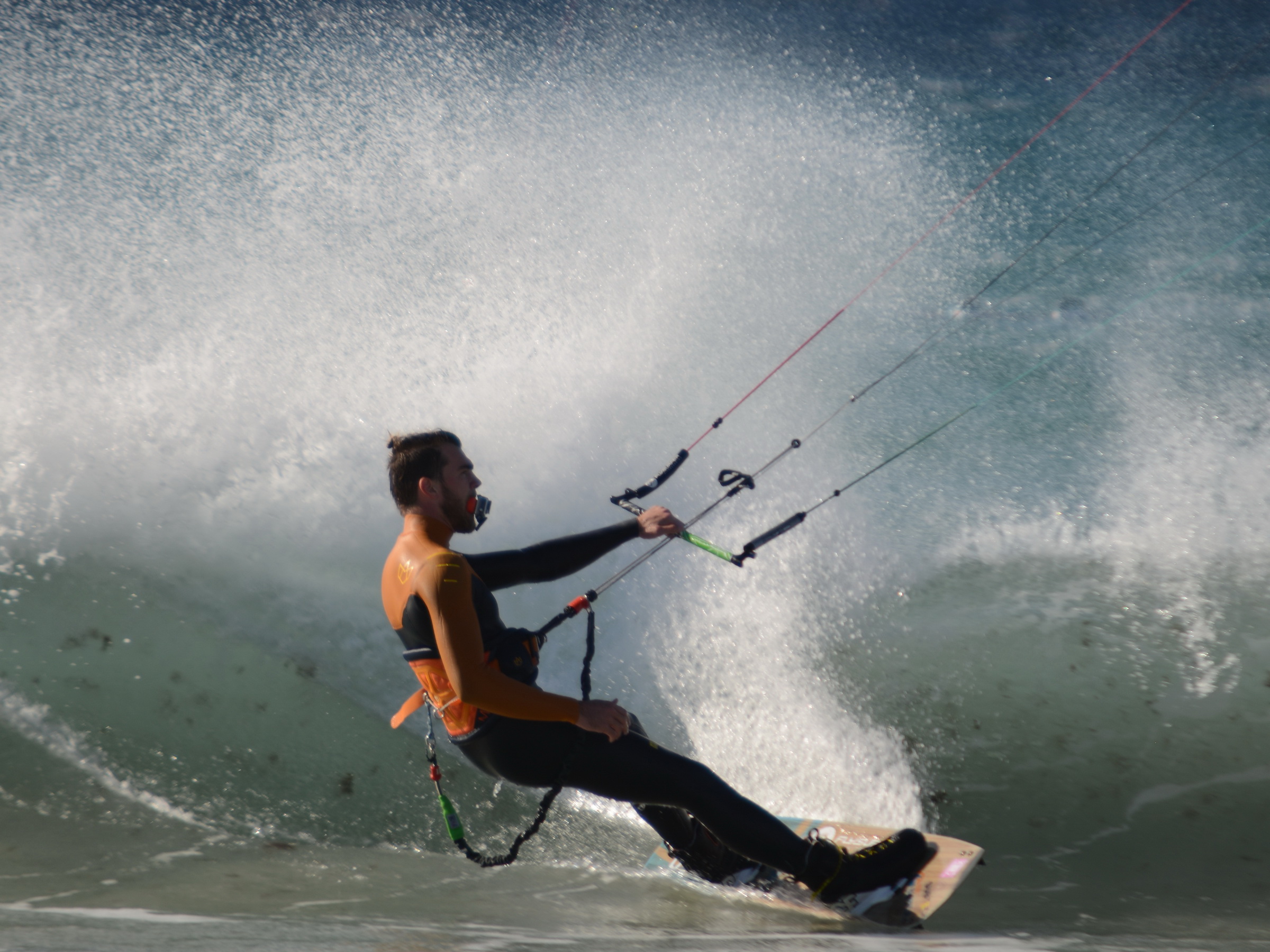 Arne Bölts in Tarifa mit ein wenig Welle