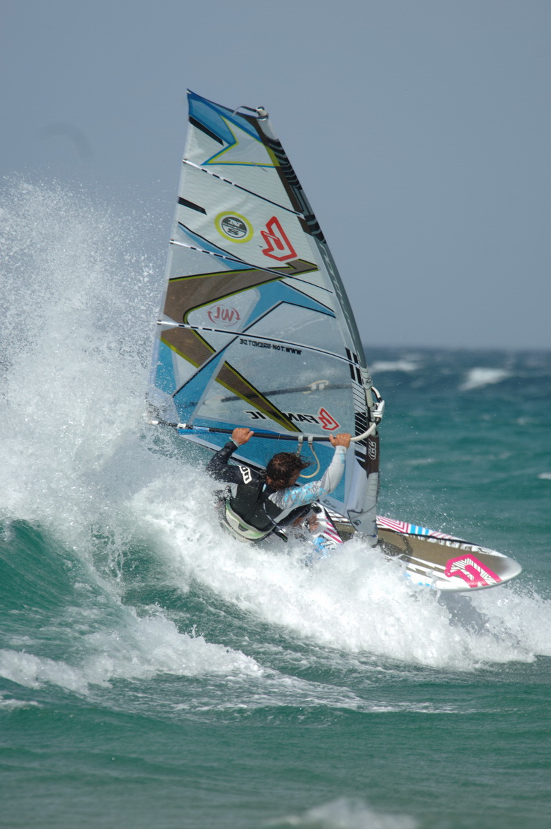 Beim Windsurfen in Tarifa mit manchem Pro die Welle teilen