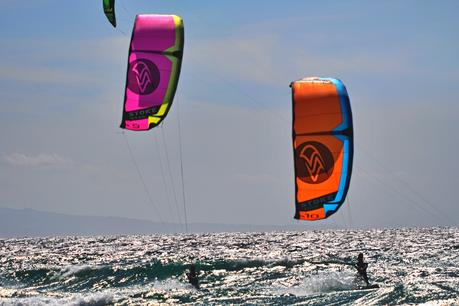 Kitesurfen in Tarifa mit dem Stoke einen neuen Tube Kite